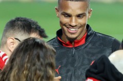 AC米兰遭截胡！曼联“水货”1条件吓退红黑军，欧冠劲旅送9号球衣